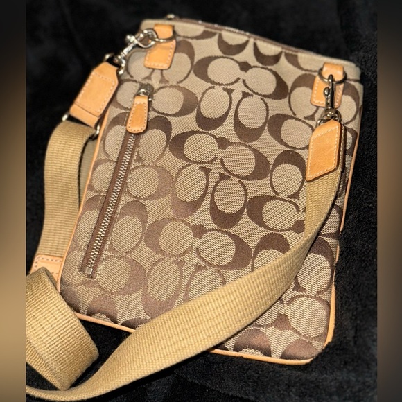 Coach Canvas Courier Crossbody leather crossbody Bag* - Picture 10 of 15